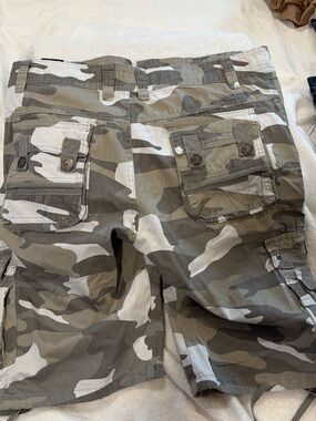 Men's Camo Cargo Shorts - Gray/White
